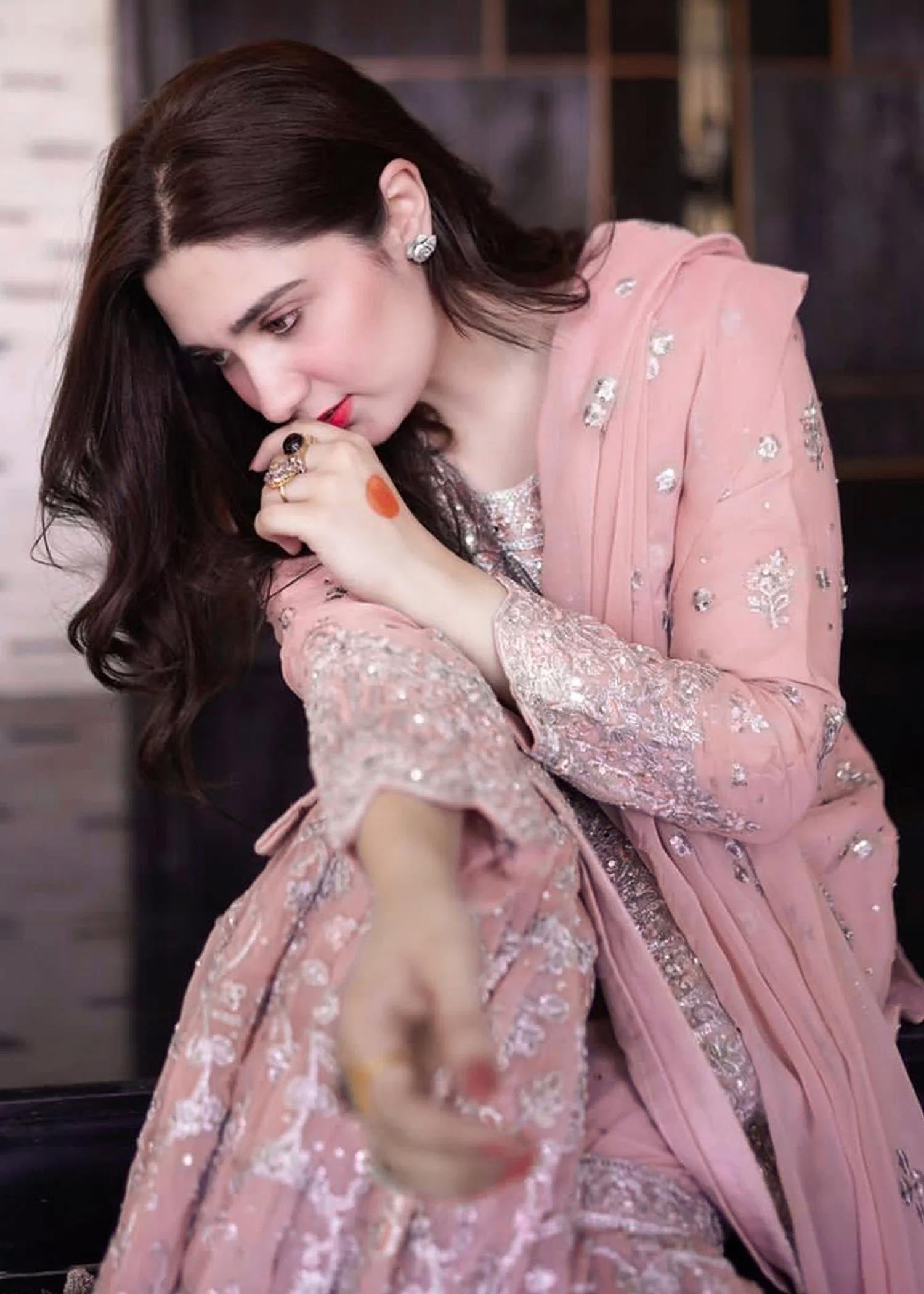 Haseens Official Geet - Image 6